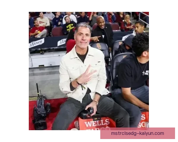 戴维斯边路统治力持续提升，近期表现备受关注